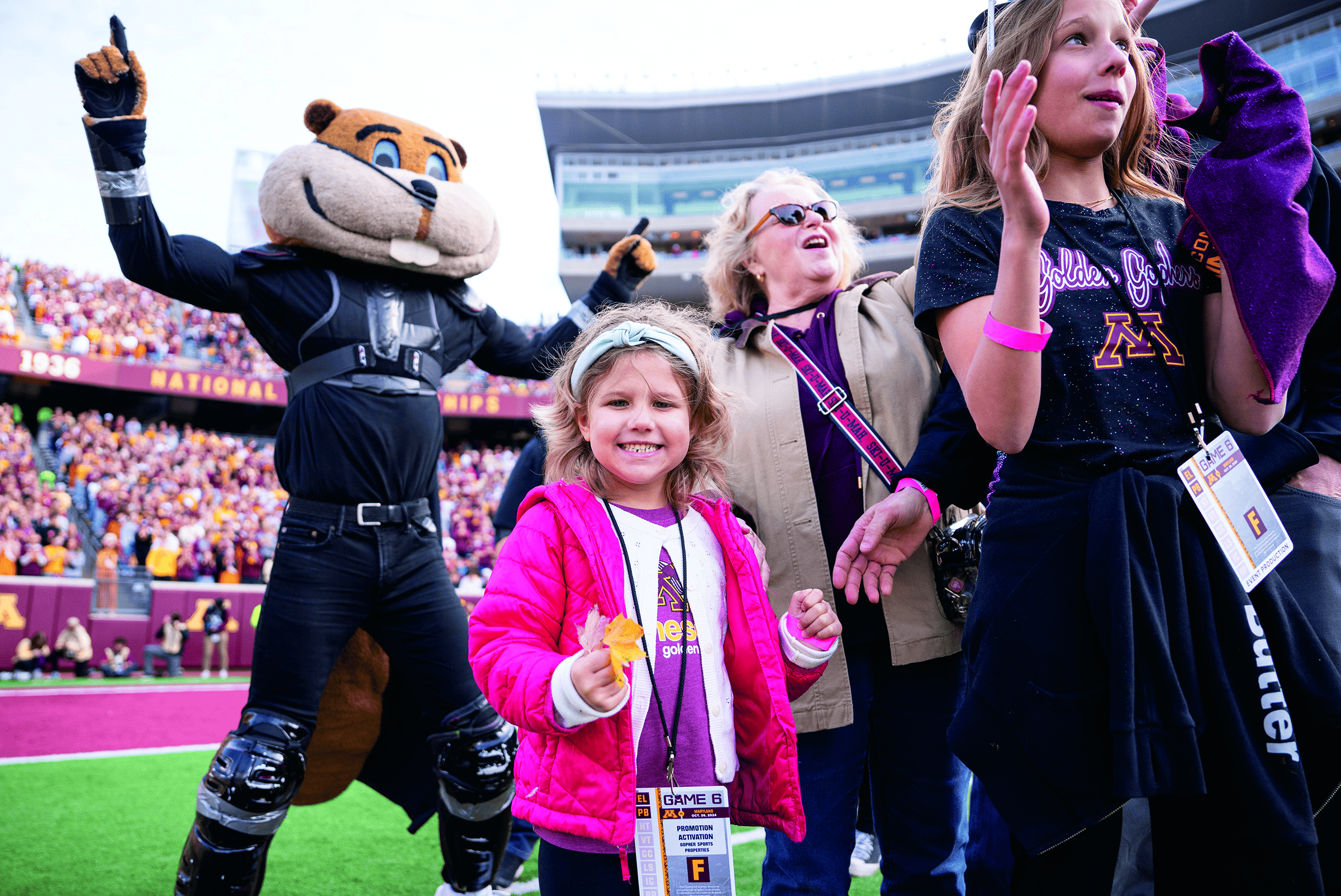 Goldy-Gopher-fans-2424-2.png